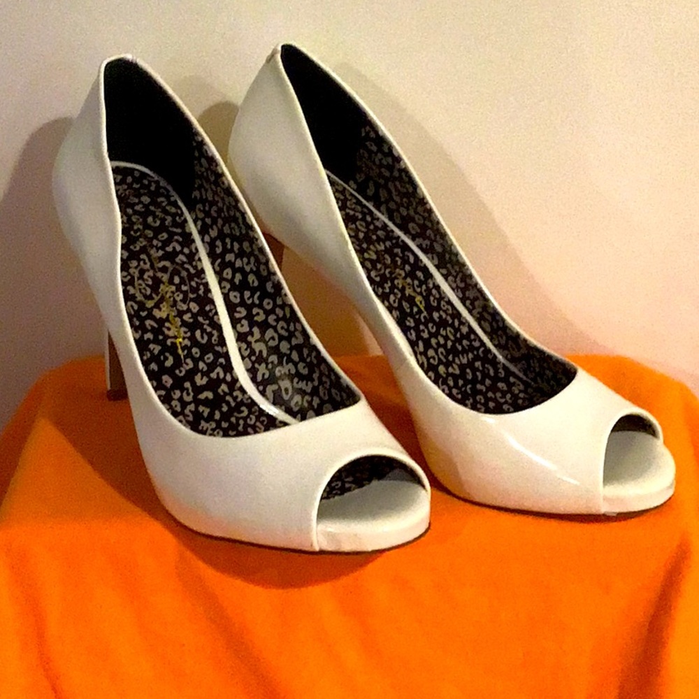 Jessica Simpson sz 9 peep toe pumps slightly worn good shape